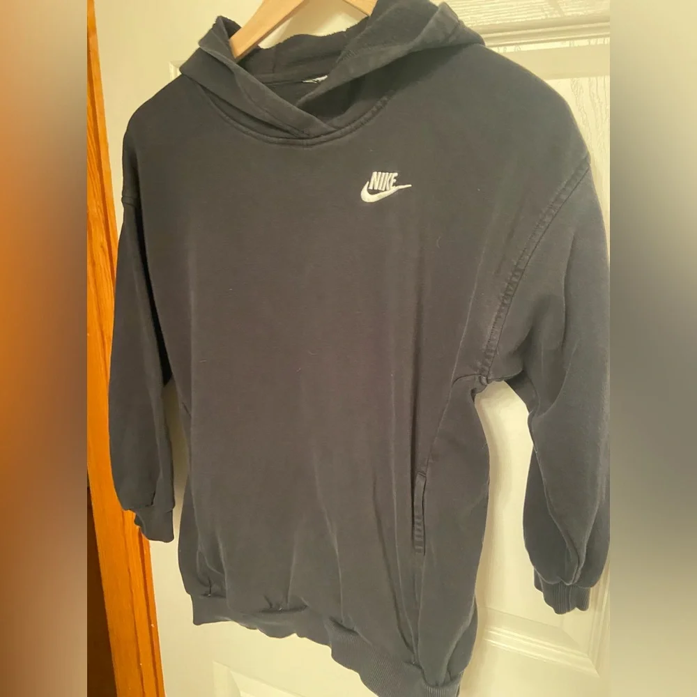 Nike Boys’ Hoodie – Black/Charcoal – Size M/L - Picture 4 of 5